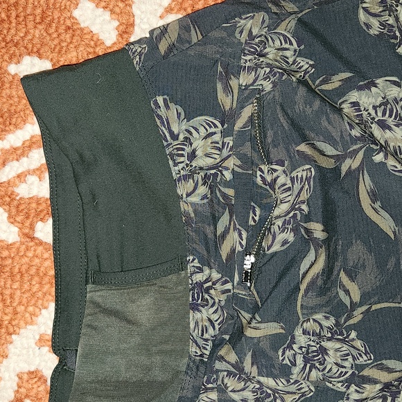 Athleta Trekkie North Printed short size 14 - Picture 5 of 10